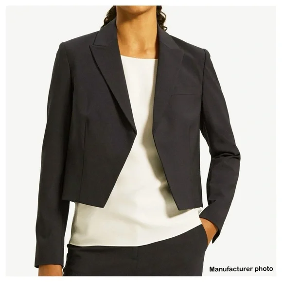 Theory Cropped Blazer - Size 8 - Picture 12 of 12